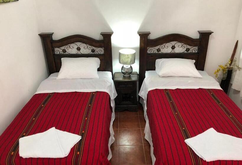 اتاق لوکس, Los Angeles Panajachel