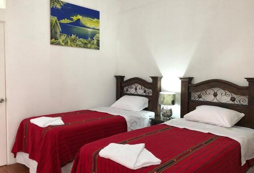 اتاق لوکس, Los Angeles Panajachel