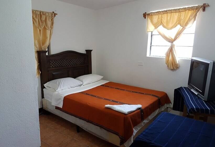 اتاق استاندارد سه نفره, Los Angeles Panajachel