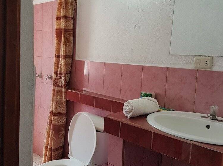 اتاق خانوادگی, Los Angeles Panajachel