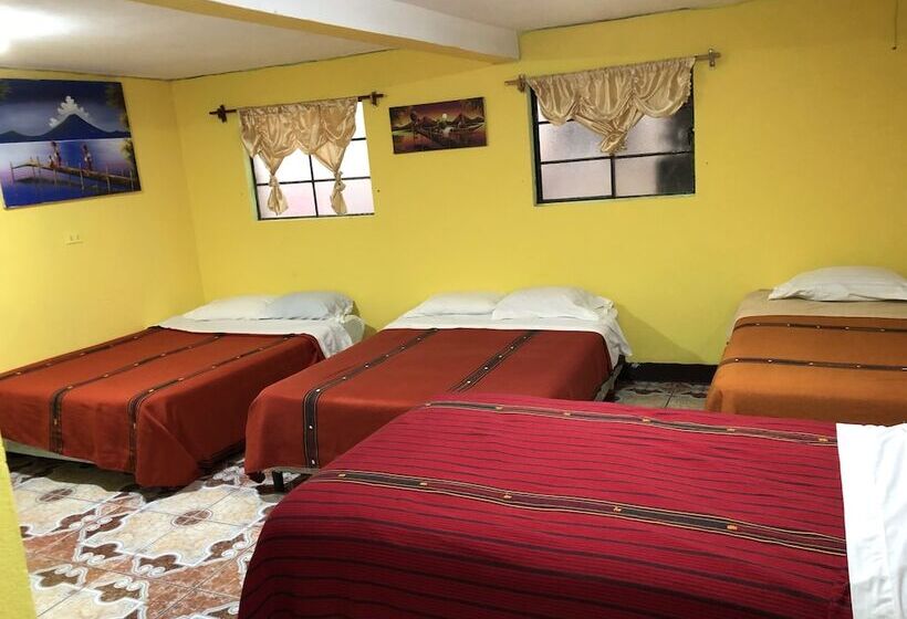 اتاق خانوادگی, Los Angeles Panajachel