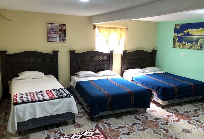 اتاق خانوادگی, Los Angeles Panajachel