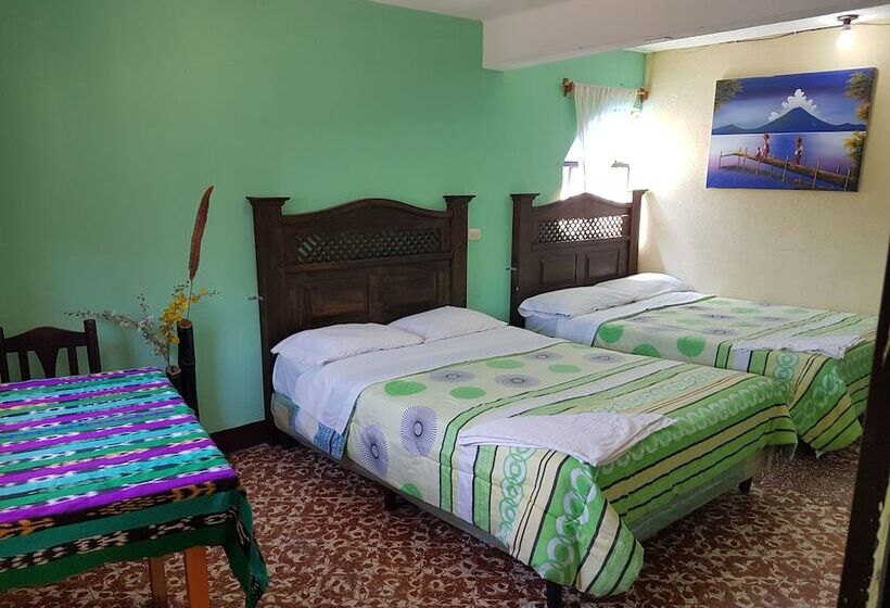 اتاق استاندارد چهار تخته, Los Angeles Panajachel