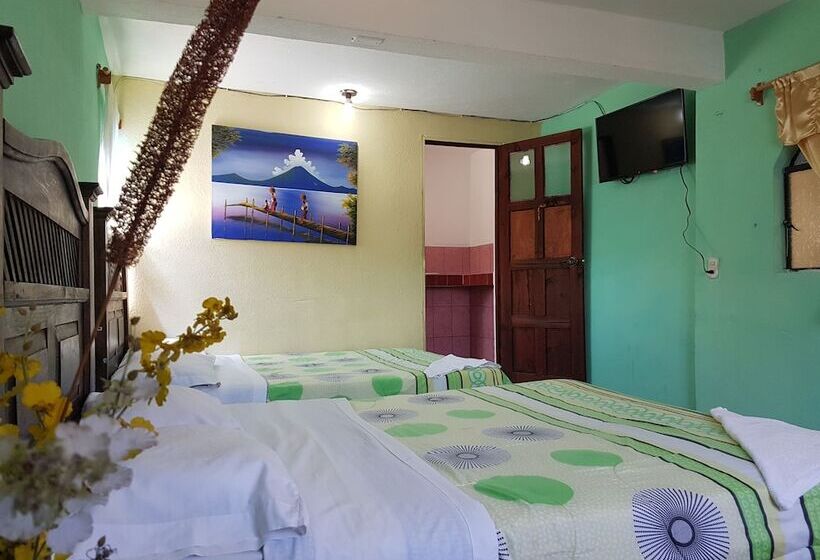 اتاق استاندارد چهار تخته, Los Angeles Panajachel