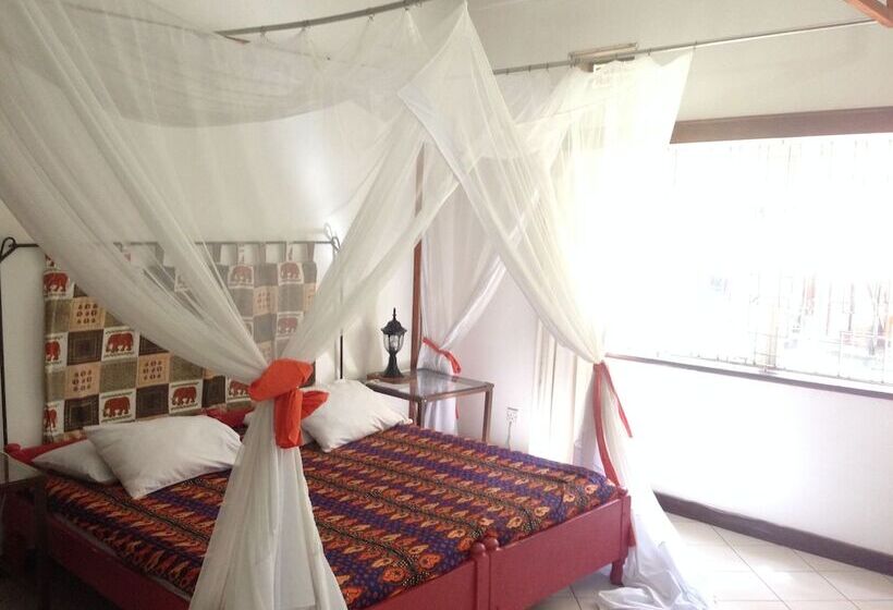 اتاق استاندارد یک نفره, Outpost Lodge