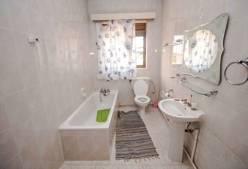 Standard Room, Ntinda Close Motel