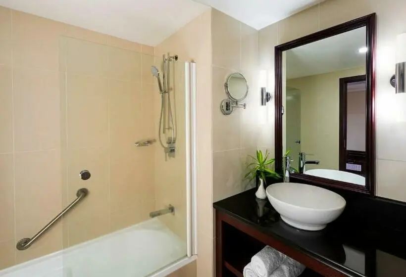 اتاق لوکس با تخت بزرگ, Sheraton Samoa Beach Resort