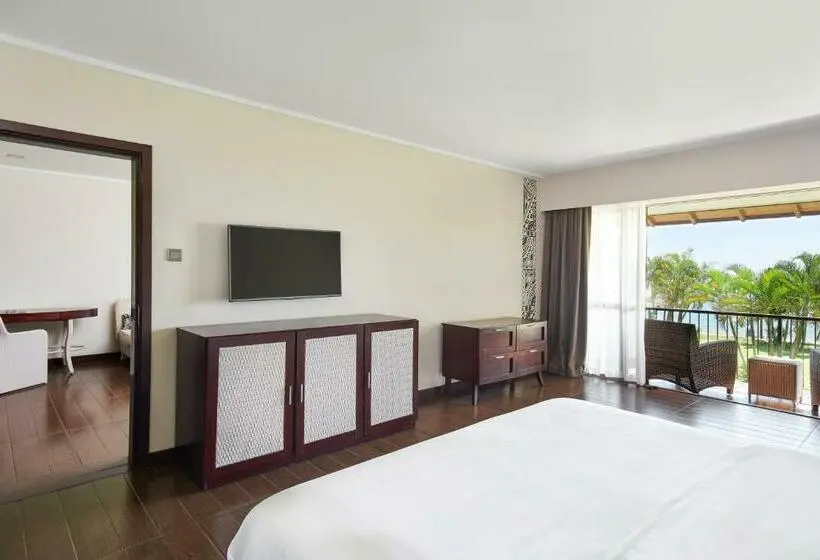 سوئیت اجرایی با تخت کینگ, Sheraton Samoa Beach Resort