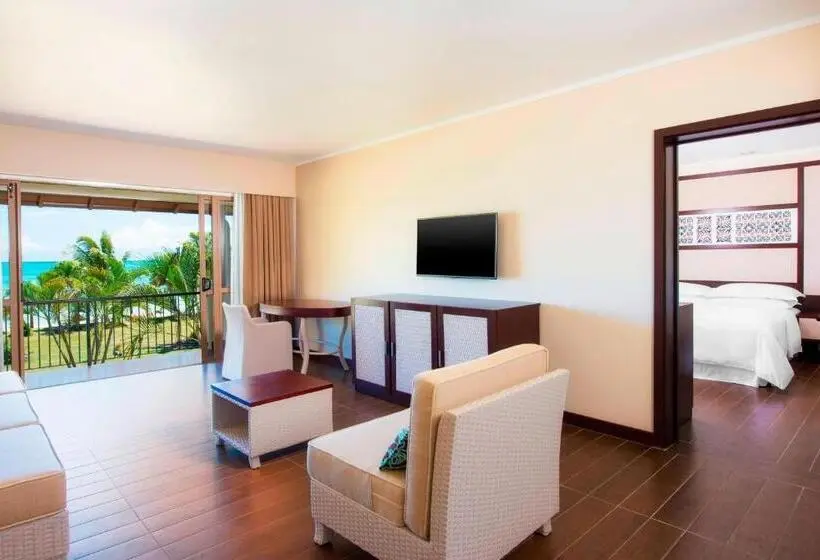 Deluxe Suite King Bed, Sheraton Samoa Beach Resort