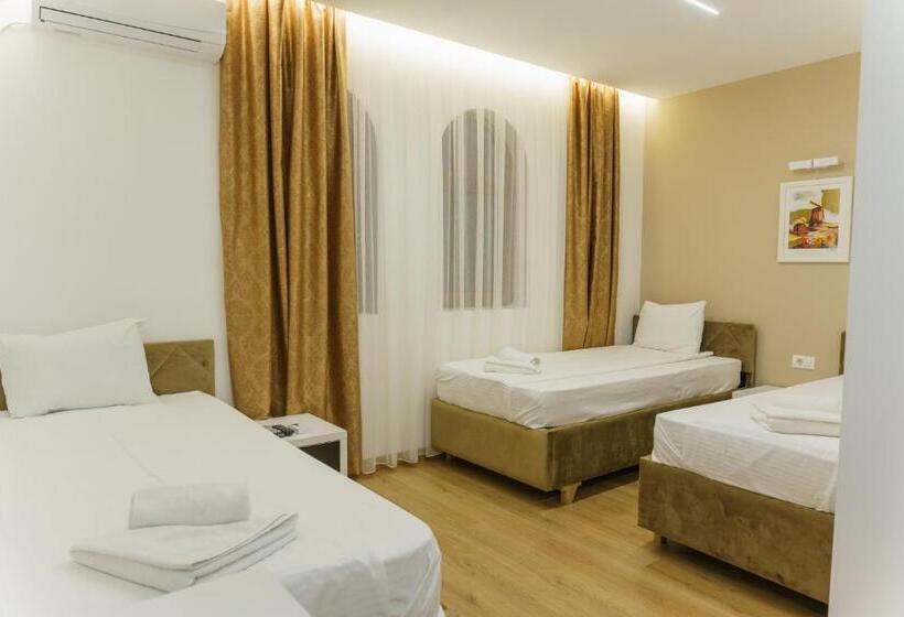 اتاق استاندارد سه نفره, Camp Karagaq