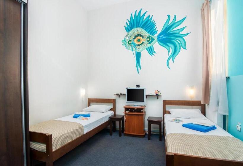 اتاق کلاسیک چهارنفره, Mini Hotel Ocean