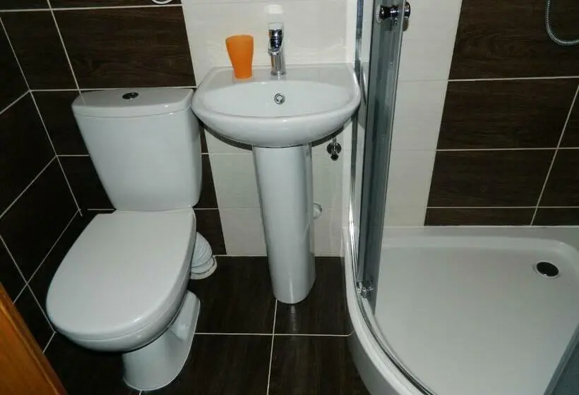 اتاق خانوادگی, Mini Hotel Ocean