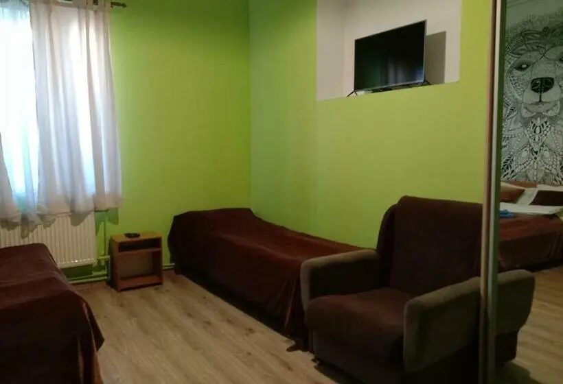 اتاق خانوادگی, Mini Hotel Ocean