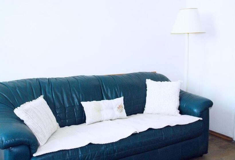 اتاق لوکس با بالکن, Maison Blanche Kyiv City Center