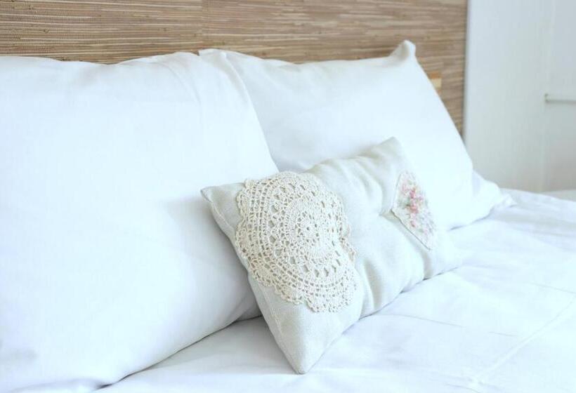 اتاق لوکس با بالکن, Maison Blanche Kyiv City Center