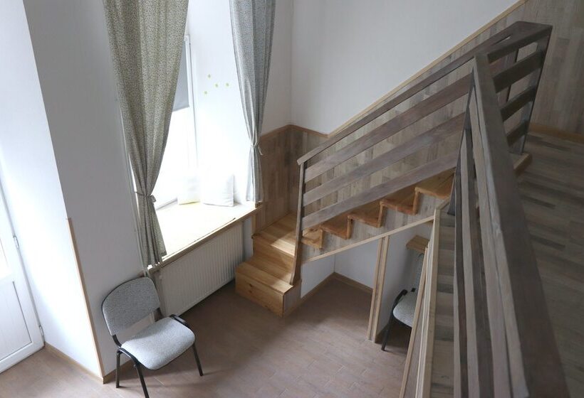 استودیوی استاندارد, Maison Blanche Kyiv City Center