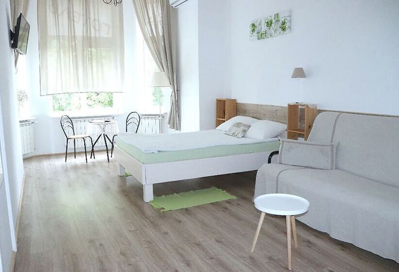 اتاق لوکس, Maison Blanche Kyiv City Center