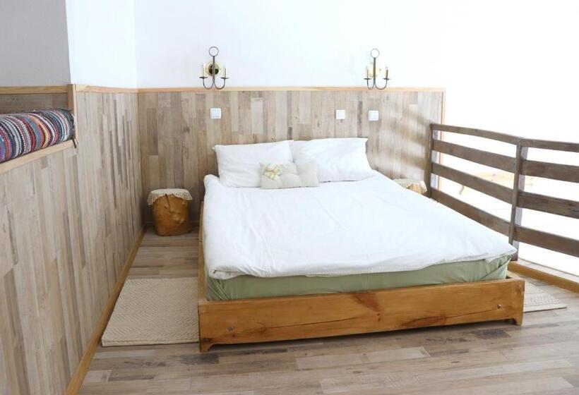 استودیوی استاندارد, Maison Blanche Kyiv City Center