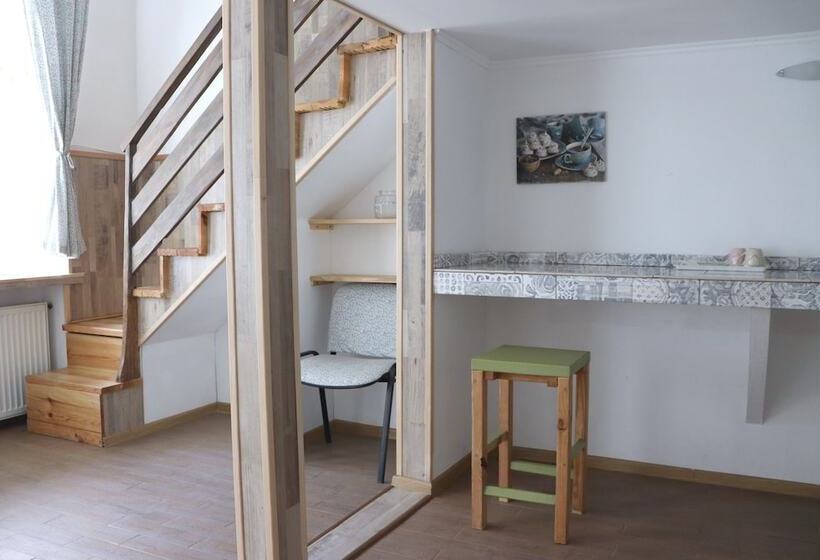 استودیوی استاندارد, Maison Blanche Kyiv City Center