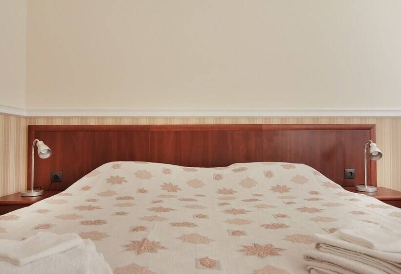 اتاق استاندارد, Consul