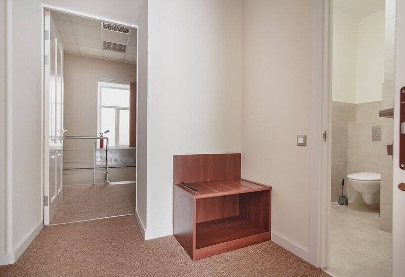 اتاق استاندارد, Consul