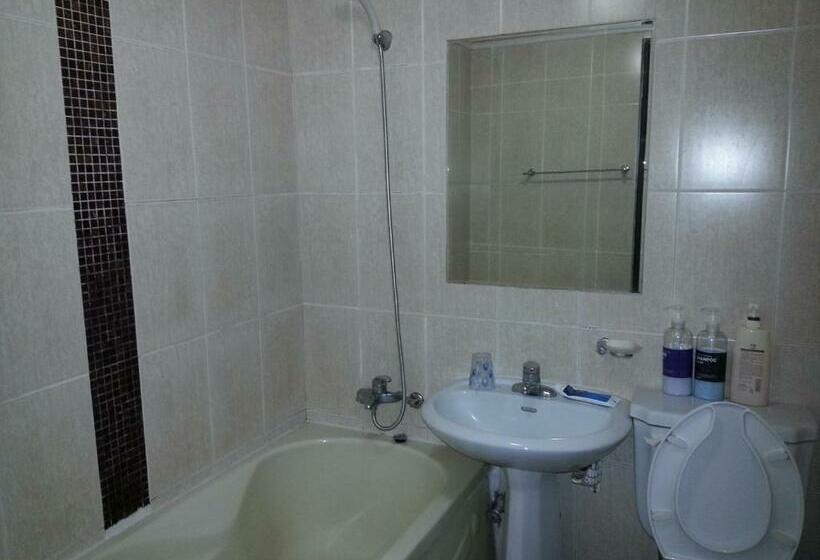 غرفة قياسية, Egg Motel