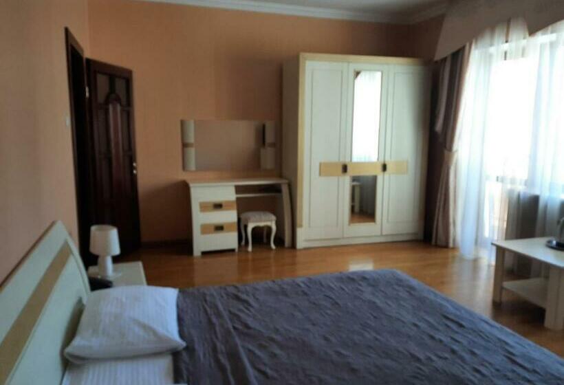 سوییت جونیور, срібний водограй