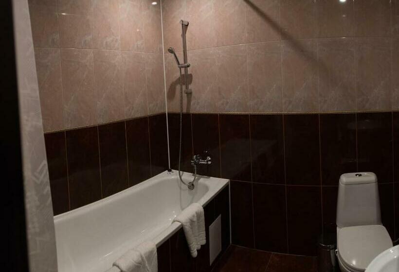 اتاق لوکس چهار تخته, срібний водограй