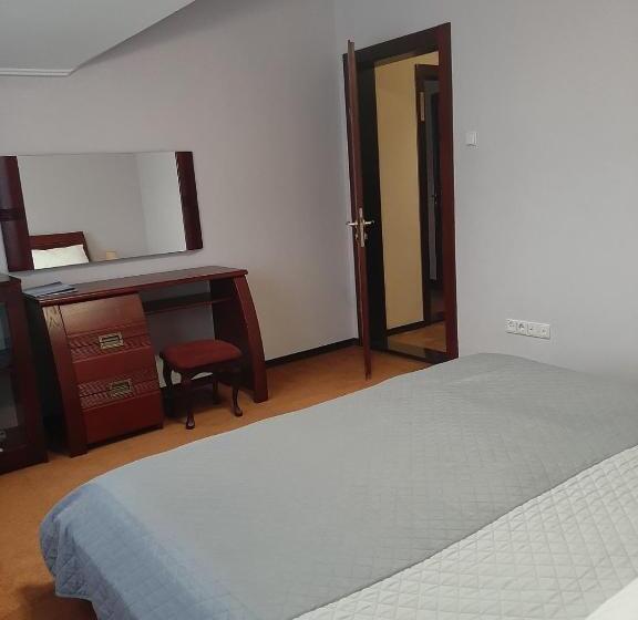 اتاق لوکس چهار تخته, срібний водограй