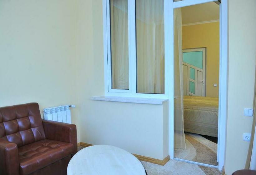 سوییت جونیور, Andinna