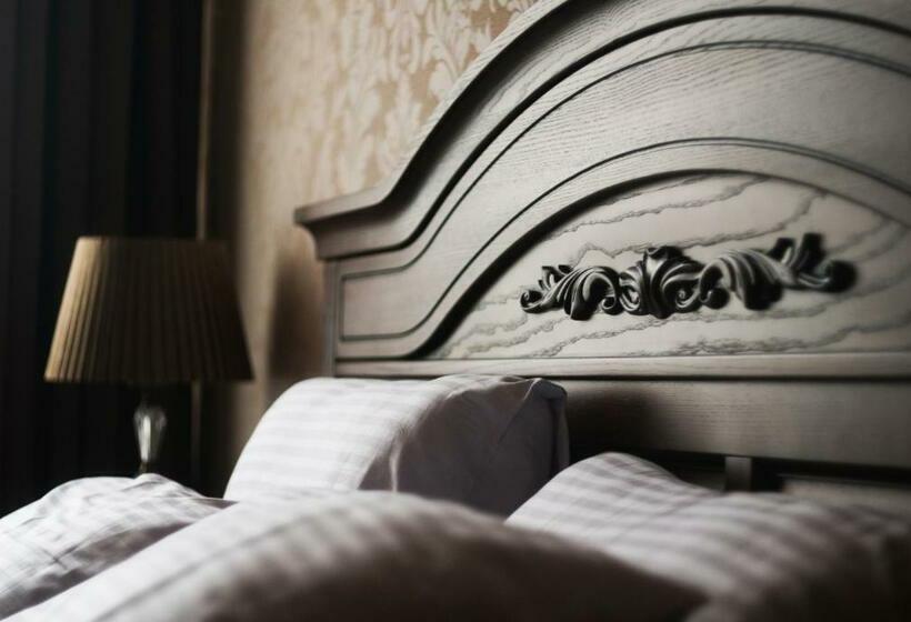 اتاق استاندارد با تخت بزرگ, Aristokrat