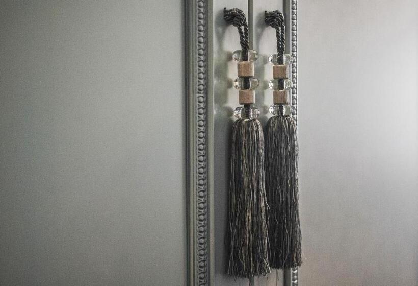 سوئیت با تخت بزرگ, Aristokrat