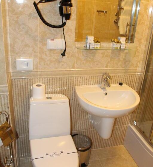 اتاق سوپریور با تخت بزرگ, Aristokrat