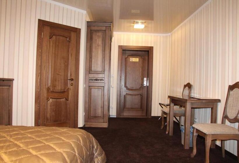 اتاق سوپریور با تخت بزرگ, Aristokrat