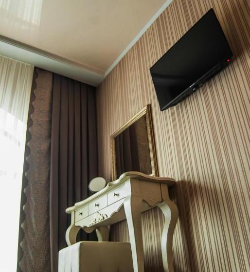 اتاق لوکس با تخت بزرگ, Aristokrat