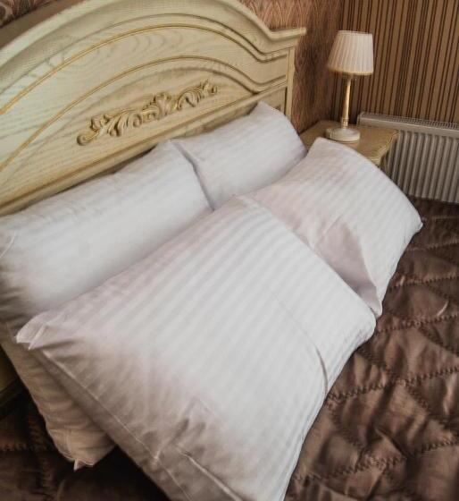 اتاق لوکس با تخت بزرگ, Aristokrat