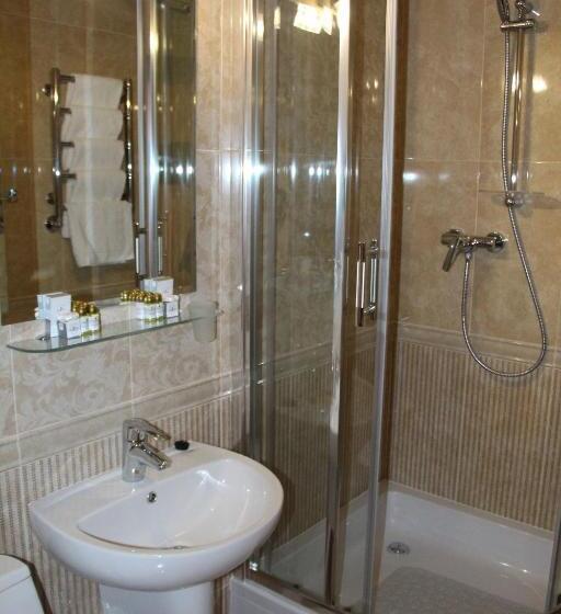 اتاق سوپریور با تخت بزرگ, Aristokrat