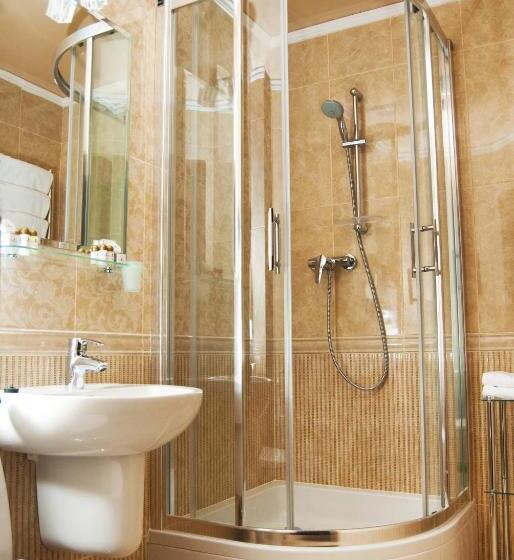 اتاق سوپریور با تخت بزرگ, Aristokrat