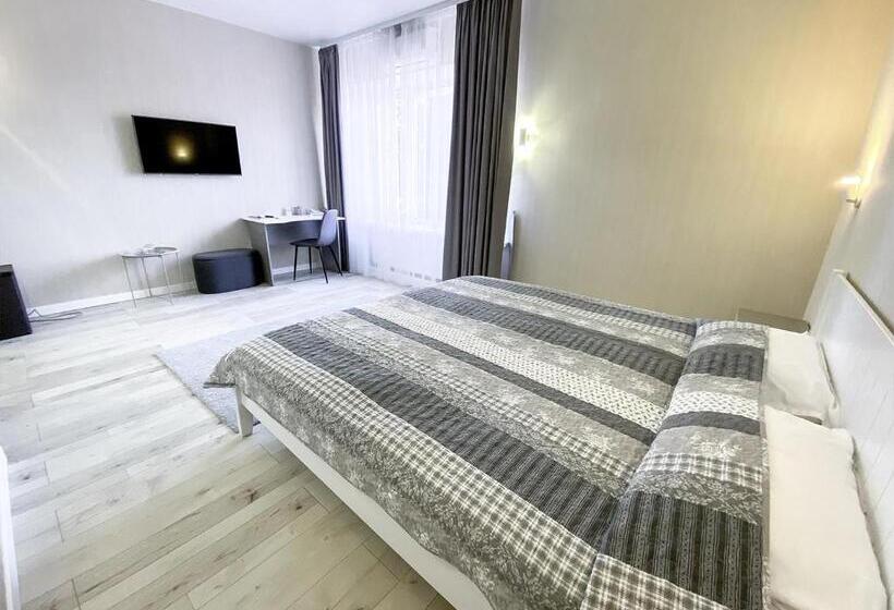 Suite met 2 Slaapkamers, готель Elisavetgrad