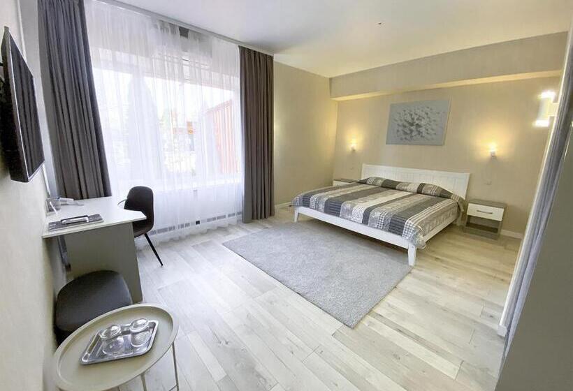 Suite met 2 Slaapkamers, готель Elisavetgrad