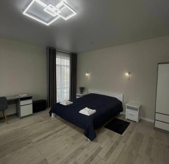 Suite met Balkon, готель Elisavetgrad