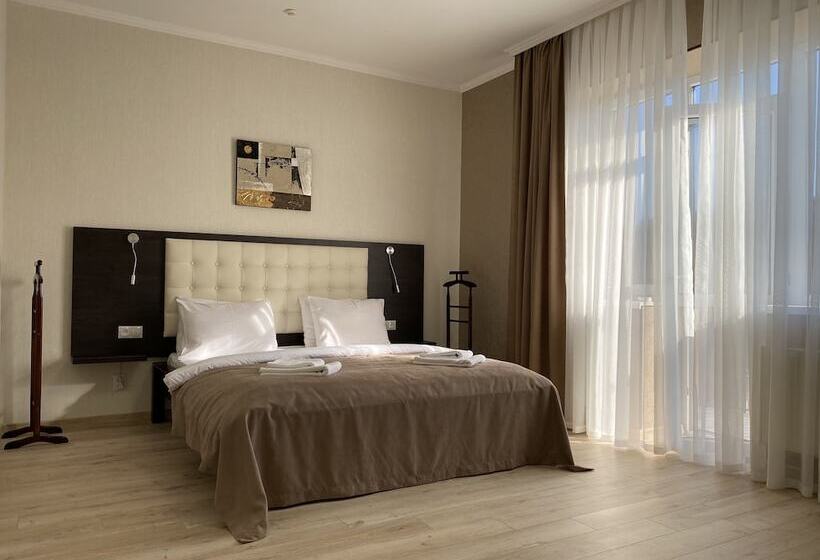 سوییت جونیور, Fantasia