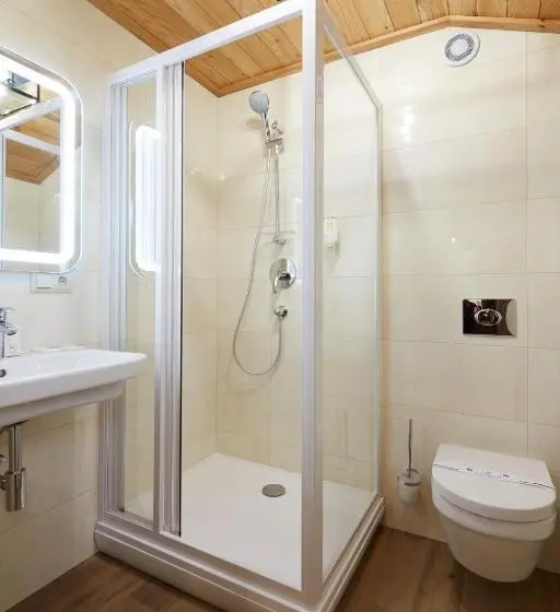اتاق اکونومی, Ganz & Spa