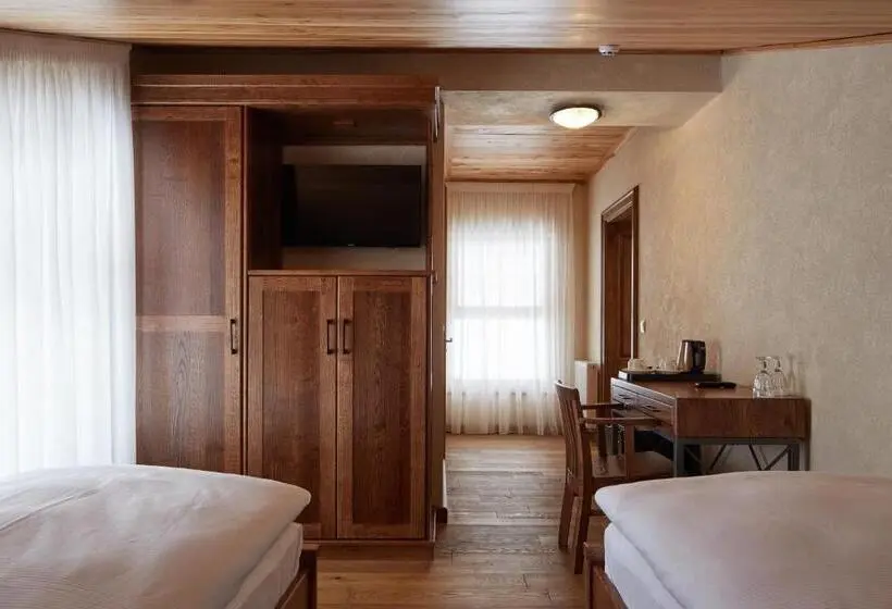 اتاق استاندارد سه نفره, Ganz & Spa