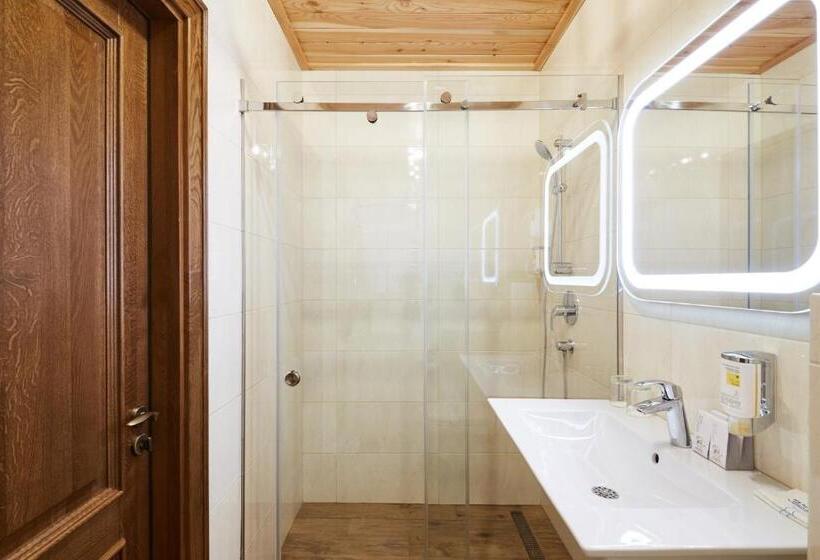 اتاق استاندارد سه نفره, Ganz & Spa