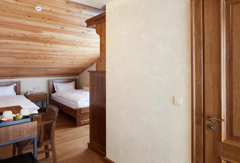 غرفة قياسية ثلاثية, Ganz & Spa