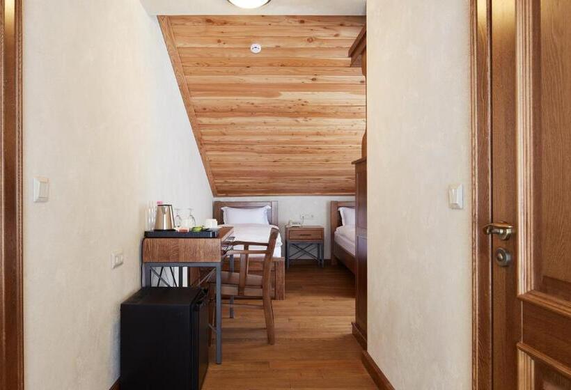 اتاق استاندارد سه نفره, Ganz & Spa