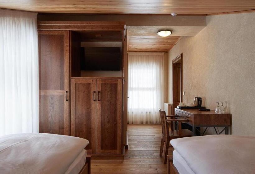 اتاق استاندارد سه نفره, Ganz & Spa