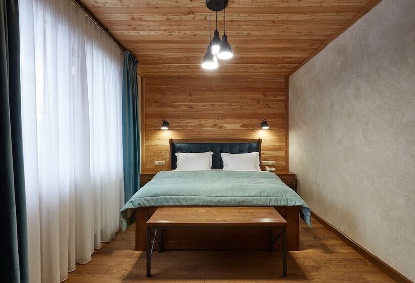 سوییت با چشم‌انداز کوه, Ganz & Spa