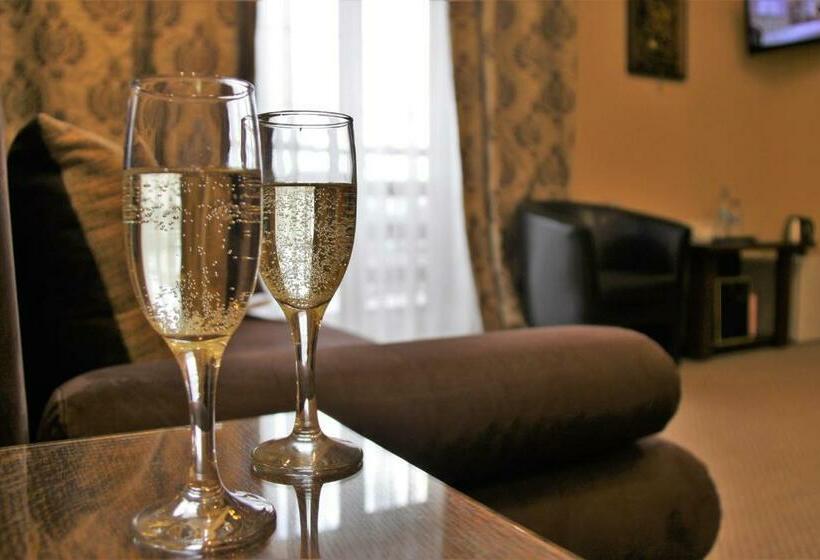 سوییت جونیور, Kamelot